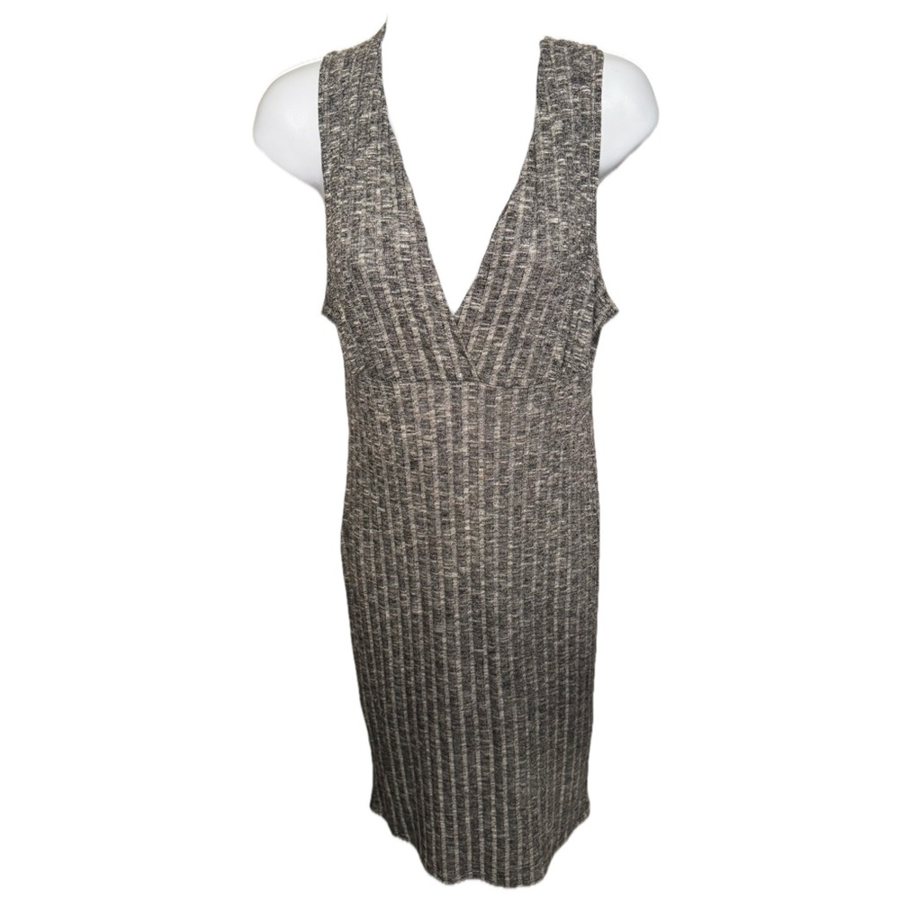 Ribbed V-Neck Knit Midi Dress in Heathered Gray